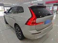 2023 Volvo XC60 4WD Luxury — фото 5