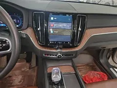 2023 Volvo XC60 4WD Luxury — фото 13
