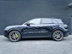 2023 Porsche Cayenne New Energy Cayenne E-Hybrid 2.0T, чёрный — фото 17