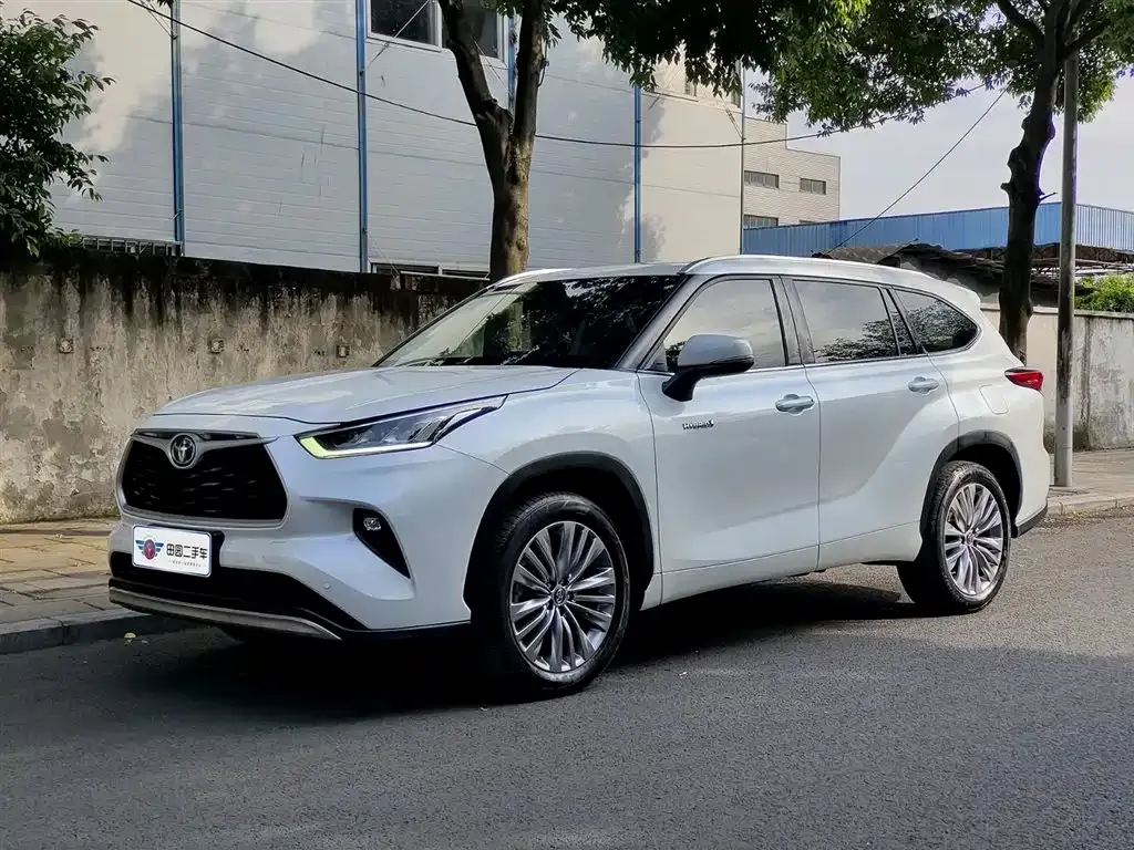 2022 Toyota Highlander Hybrid 2.5L 4WD Premium 7
