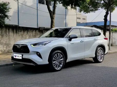 2022 Toyota Highlander Hybrid 2.5L 4WD Premium 7