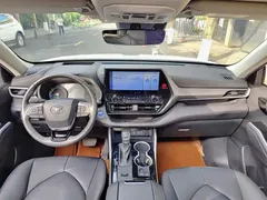 2022 Toyota Highlander Hybrid 2.5L 4WD Premium 7, белый — фото 10