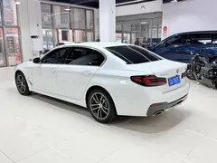 2022 BMW 5 Series 525Li M Sport Package, белый — фото 2