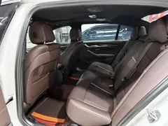 2022 BMW 5 Series 525Li M Sport Package, белый — фото 10