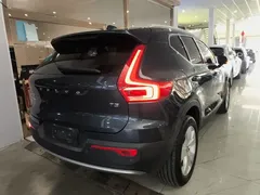2021 Volvo XC40 T3, синий — фото 5