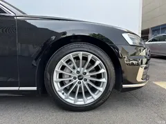 2021 Audi A8 A8L 50 TFSI quattro comfort, чёрный — фото 18