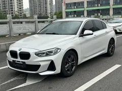 2021 BMW 1 Series 1 120i M Sport, белый — фото 1