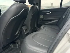 2021 BMW 1 Series 1 120i M Sport, белый — фото 6