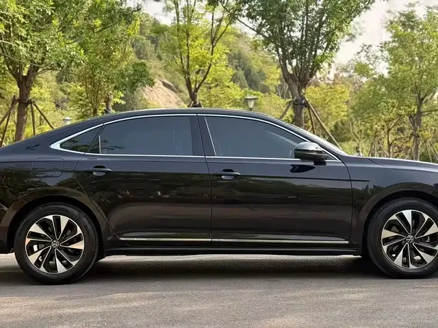 2023 Volkswagen Passat 330TSI Elite
