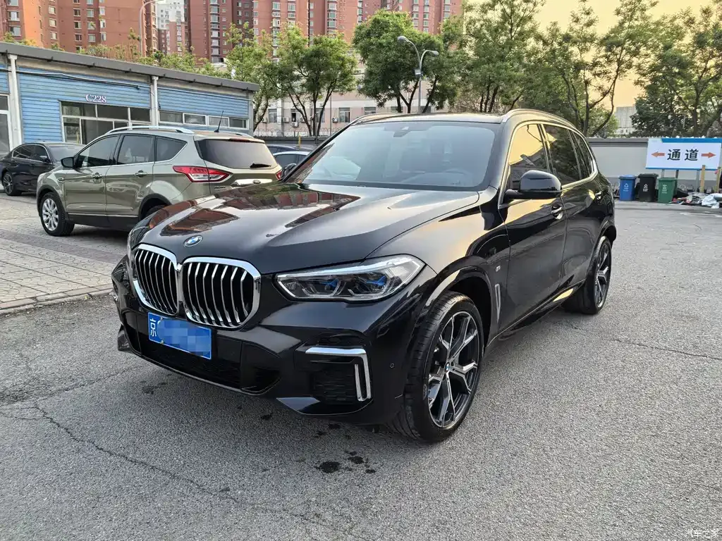 2022 BMW X5 modified xDrive 40Li M sports package