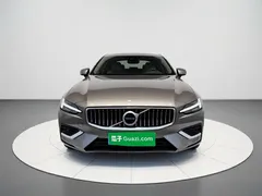 2022 Volvo S60 B4 Luxury — фото 24