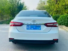 2021 Toyota Camry 2.0G Luxury, белый — фото 4