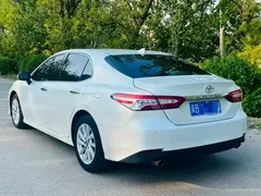 2021 Toyota Camry 2.0G Luxury, белый — фото 6
