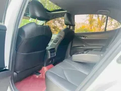 2021 Toyota Camry 2.0G Luxury, белый — фото 9