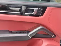2022 Porsche Cayenne Coupe 3.0T Platinum, белый — фото 12