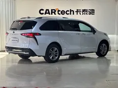 2021 Toyota Sienna 2.5L Hybrid Ultimate, белый — фото 4