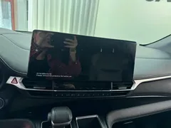 2021 Toyota Sienna 2.5L Hybrid Ultimate, белый — фото 9