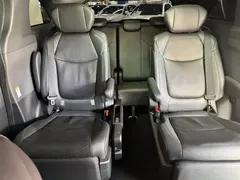2021 Toyota Sienna 2.5L Hybrid Ultimate, белый — фото 21