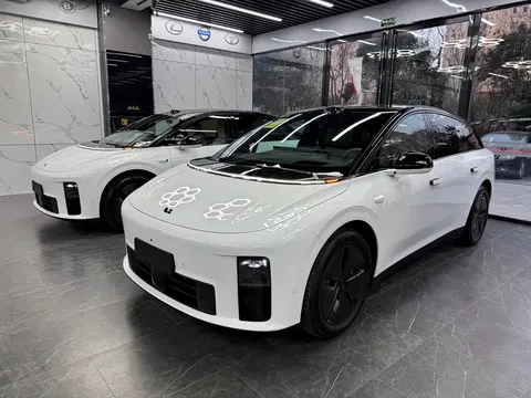 2025 Li Auto i6 2WD