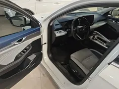 2023 Geely Preface 2.0TD Premium, белый — фото 12