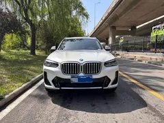 2022 BMW X3 xDrive25i M, белый — фото 2