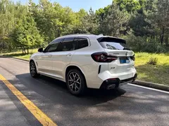 2022 BMW X3 xDrive25i M, белый — фото 4