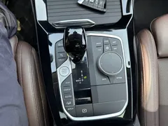 2022 BMW X3 xDrive25i M, белый — фото 12