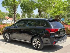 2021 Mitsubishi Outlander 2.0L 2WD Enjoy 7 seats, чёрный — фото 23