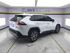 2022 Toyota RAV4 2.0L CVT 2WD Fashion Plus — фото 3