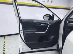2022 Toyota RAV4 2.0L CVT 2WD Fashion Plus — фото 7