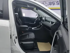 2022 Toyota RAV4 2.0L CVT 2WD Fashion Plus — фото 8