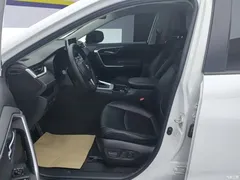 2022 Toyota RAV4 2.0L CVT 2WD Fashion Plus — фото 9