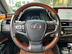 2022 Lexus ES 200 Luxury — фото 6
