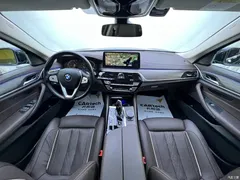 2021 BMW 5 Series 530Li Exclusive Luxury Package, чёрный — фото 9