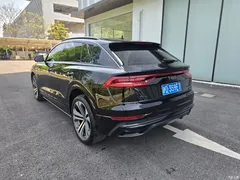 2021 Audi Q8 55 TFSI exclusive dynamic model, чёрный — фото 16