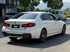 2021 BMW 5 Series 525Li M, белый — фото 4