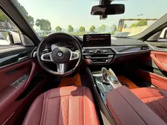 2021 BMW 5 Series 525Li M, белый — фото 9