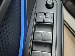 2021 Toyota C-HR 2.0L Comfort, белый — фото 12