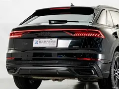 2022 Audi Q8 55 TFSI exclusive dynamic model, чёрный — фото 7