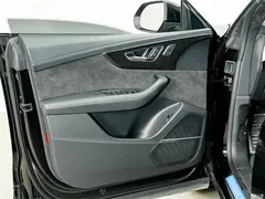 2022 Audi Q8 55 TFSI exclusive dynamic model, чёрный — фото 18