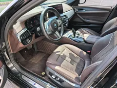 2022 BMW 5 Series 530Li Leading M Sport Package, чёрный — фото 4