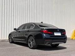 2022 BMW 5 Series 530Li Leading M Sport Package, чёрный — фото 9