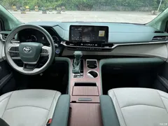 2021 Toyota Sienna 2.5L Hybrid Comfort, белый — фото 5