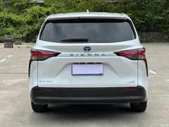 2021 Toyota Sienna 2.5L Hybrid Comfort, белый — фото 22