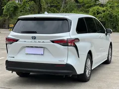 2021 Toyota Sienna 2.5L Hybrid Comfort, белый — фото 23