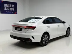 2023 Kia K3 1.5L CVT Luxury, белый — фото 4