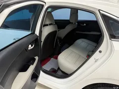 2023 Kia K3 1.5L CVT Luxury, белый — фото 10