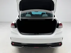 2023 Kia K3 1.5L CVT Luxury, белый — фото 13