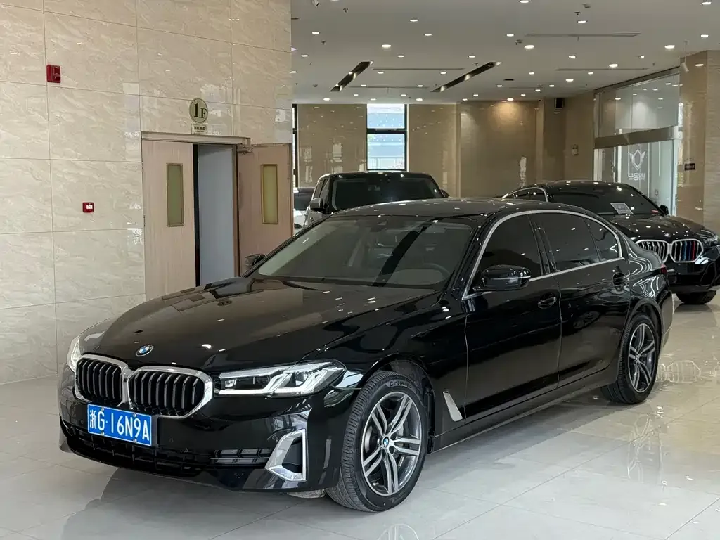 2023 BMW 5 Series 530Li Leading Luxury Package