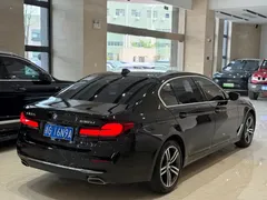 2023 BMW 5 Series 530Li Leading Luxury Package, чёрный — фото 18